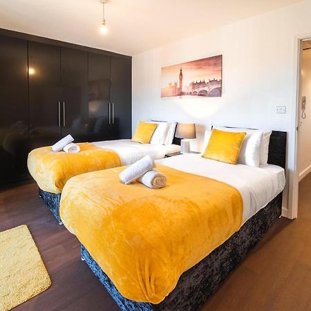 Perfect For Business And Leisure- Free Parking Apartment เซาธ์แธมป์ตัน ภายนอก รูปภาพ